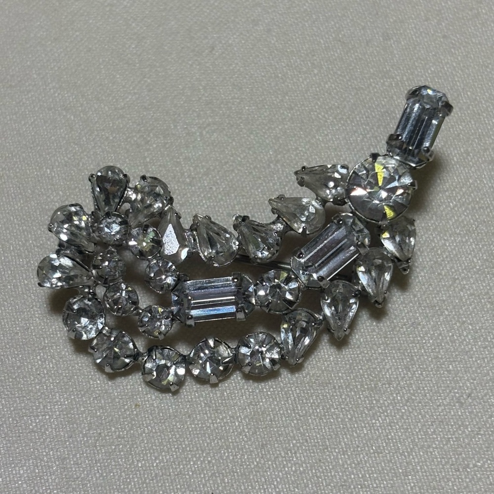 Vtg Fancy High End Rhinestone Feather Brooch